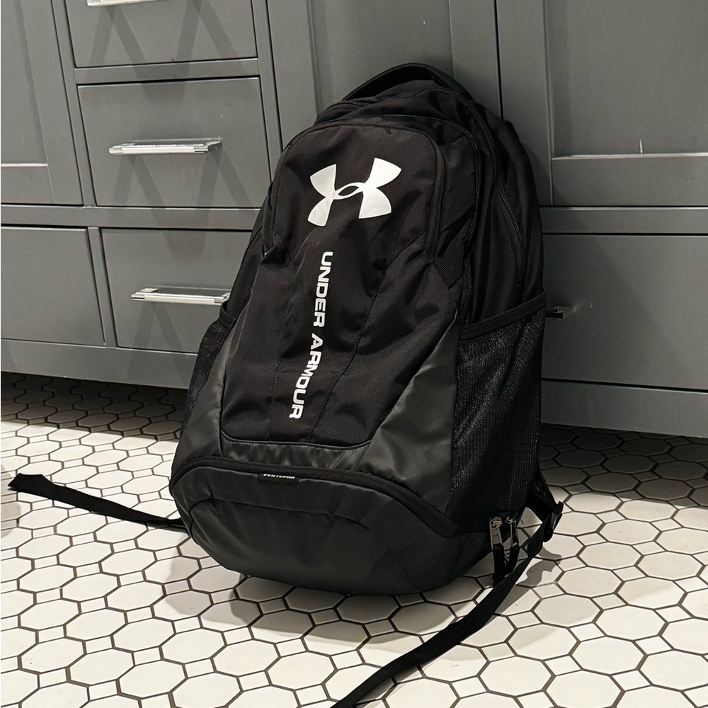 Under armour backpack - Picture 2 of 2